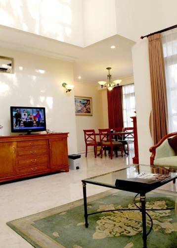 Ciputra Golf, Club & 3*