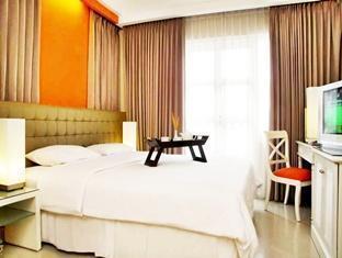 Ciputra Golf, Club &